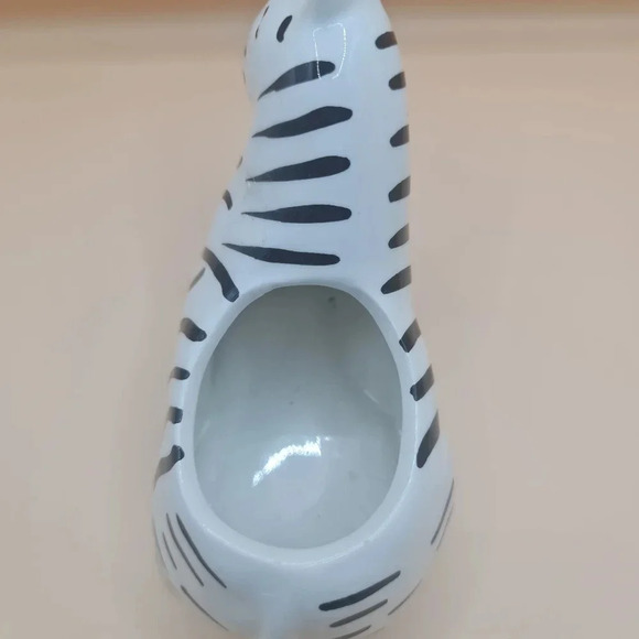 Zebra Planter Ceramic White Black 4x6 Plants Cacti Succulents - Picture 5 of 6